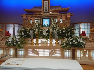 新プラン「みやびやすらぎプレミアム祭壇」